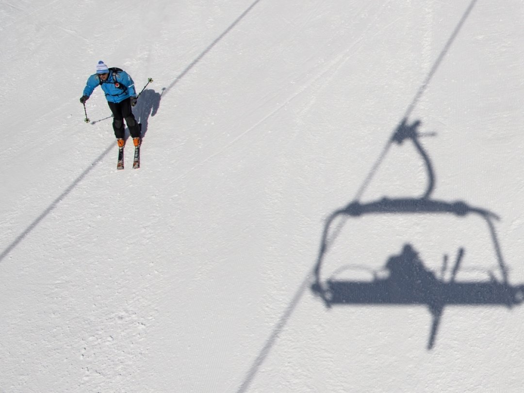 L'ombre des augmentations de tarifs plane sur les stations de ski valaisannes. Toutes ne sont pas logées à la même enseigne (illustration).