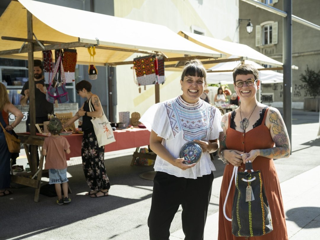 Elles se sont rencontrées l'an dernier au marché. Carine (à gauche) et Catarina ont tissé un lien et collaborent désormais.